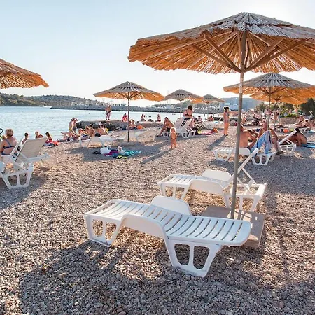 Lucana * Tribunj (Sibenik-Knin)